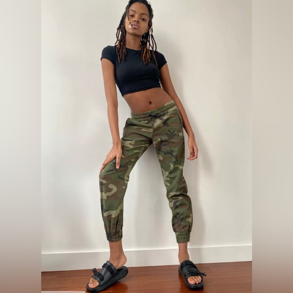 BNWT Aritzia TNA Alix cargo pants size S - Picture 1 of 4